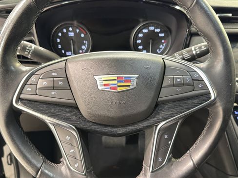 Used 2022 Cadillac XT5 Premium Luxury w/ Technology Package FWD image 12