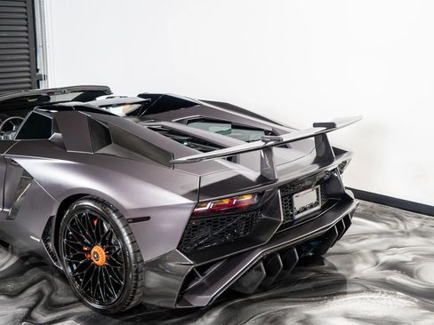 Used 2014 Lamborghini Aventador LP 700-4 image 11