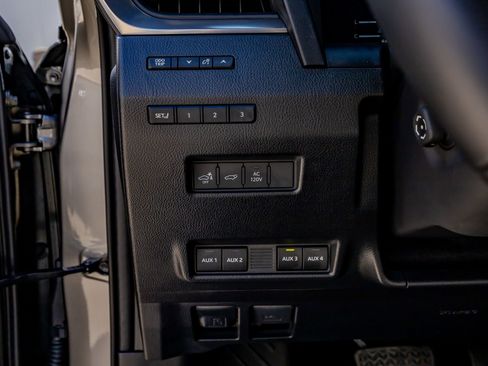 Used 2025 Lexus GX 550 image 22