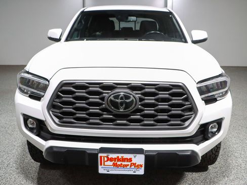 Used 2023 Toyota Tacoma TRD Off-Road w/ Technology Package AWD/4WD image 4
