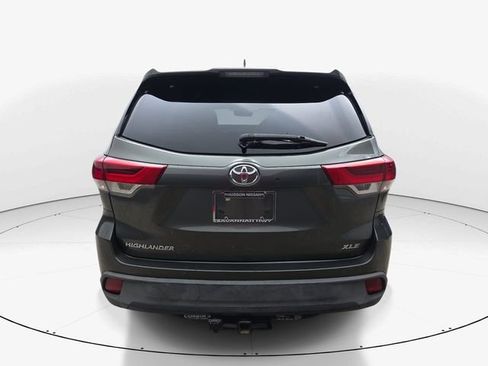 Used 2017 Toyota Highlander XLE FWD image 7