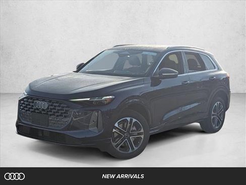 Used 2025 Audi Q5 Premium Plus w/ Premium Plus image 1