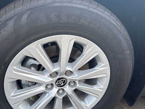 New 2026 Toyota Grand Highlander XLE FWD image 10