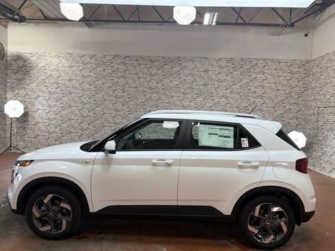 New 2026 Hyundai Venue SEL FWD image 4