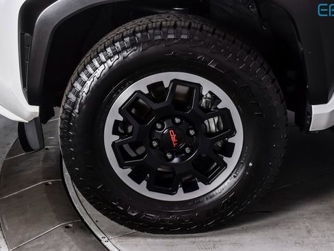 Used 2025 Toyota 4Runner TRD Off-Road image 11