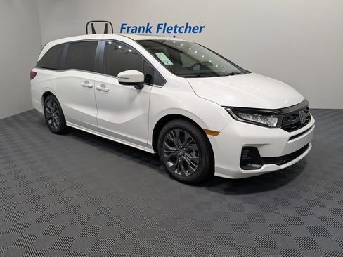 New 2026 Honda Odyssey Touring image 8