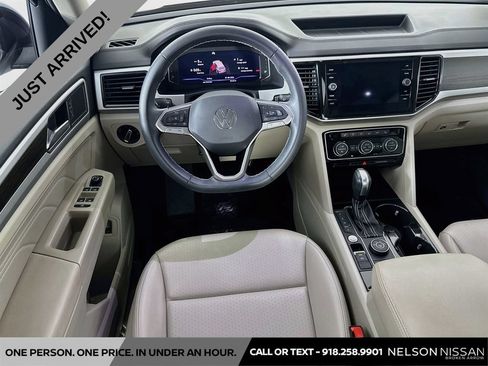 Used 2023 Volkswagen Atlas SE w/ Panoramic Sunroof Package AWD/4WD image 22