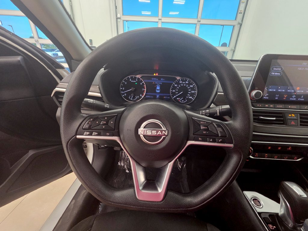 Used 2024 Nissan Altima 2.5 SV FWD image 16