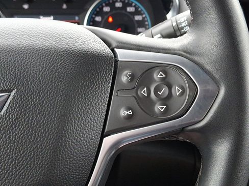 Certified 2023 Chevrolet Traverse LT FWD image 23