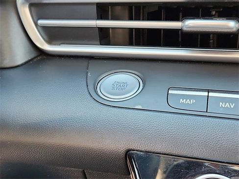 Used 2023 Hyundai Elantra Limited w/ Preferred Accessory Package image 17