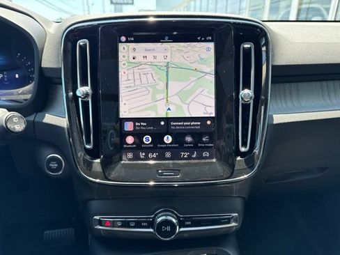 Certified 2025 Volvo XC40 B5 Plus AWD/4WD image 25
