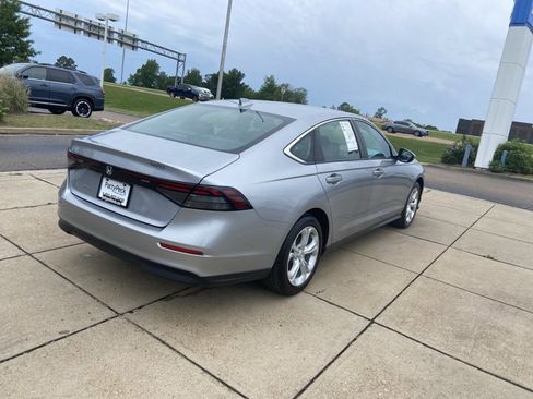Used 2023 Honda Accord LX image 9