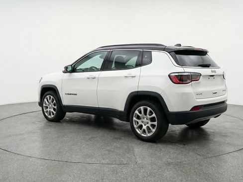 Used 2025 Jeep Compass Limited image 6
