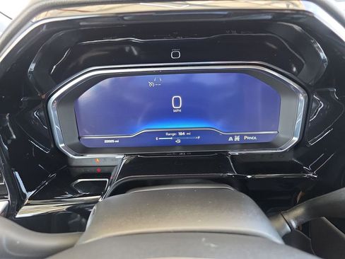 Used 2025 Chevrolet Silverado 2500 LT w/ Convenience Package image 12