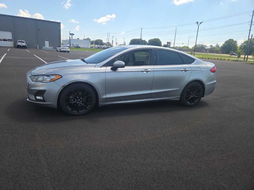 Used 2020 Ford Fusion SE w/ Equipment Group 151A FWD image 5