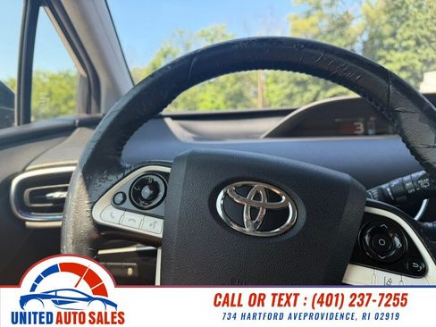 Used 2016 Toyota Prius Four FWD image 16