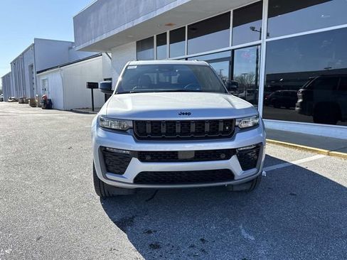 New 2026 Jeep Grand Cherokee Limited AWD/4WD image 4