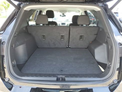 Used 2022 Chevrolet Equinox LT FWD image 9