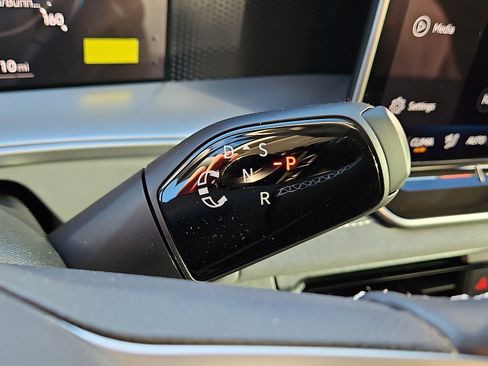 New 2026 Volkswagen Tiguan SE image 19