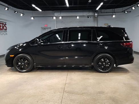 Used 2023 Honda Odyssey Sport image 4