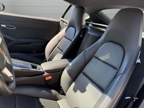 Used 2024 Porsche 718 Cayman w/ Sport Chrono Package image 16