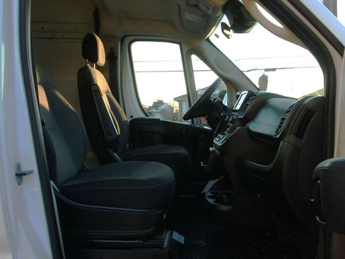 Used 2022 RAM ProMaster 2500 FWD image 10