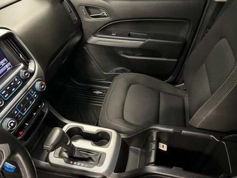 Used 2018 Chevrolet Colorado LT AWD/4WD image 39