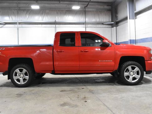 Used 2018 Chevrolet Silverado 1500 LT w/ All Star Edition image 25