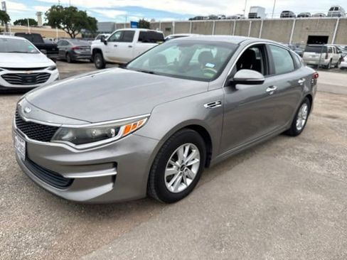 Used 2018 Kia Optima LX FWD image 2