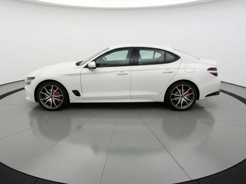 Used 2025 Genesis G70 2.5T image 5