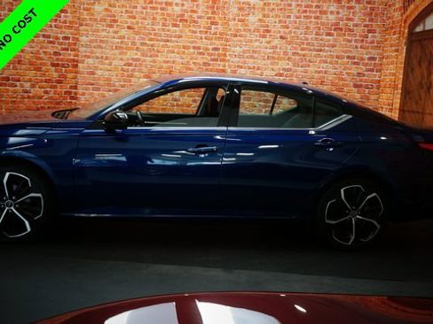 Used 2024 Nissan Altima 2.5 SR image 4