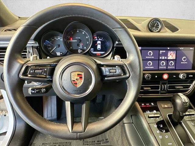 Certified 2025 Porsche Macan AWD/4WD image 13