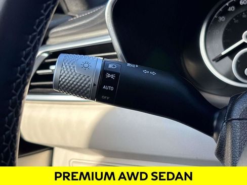 Used 2024 Genesis G70 2.5T image 30