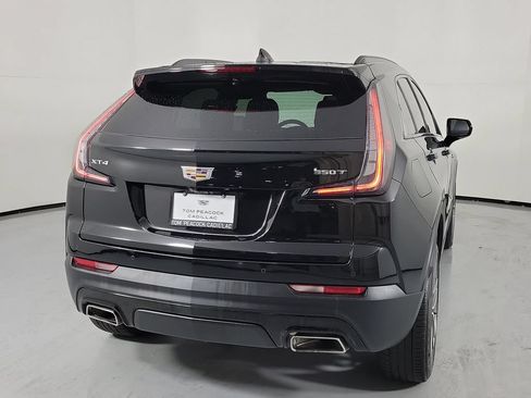 Used 2021 Cadillac XT4 Sport w/ Cold Weather Package FWD image 3