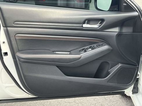 Used 2020 Nissan Altima 2.5 SR w/ Premium Package image 15