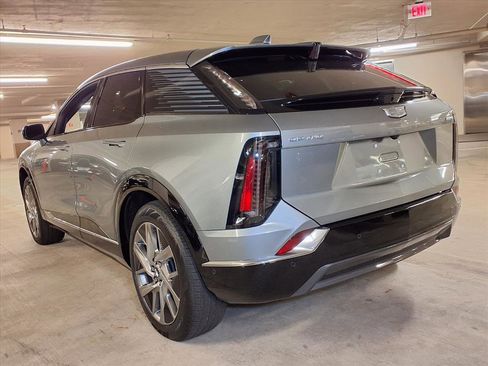 Used 2026 Cadillac Optiq Luxury 2 image 10