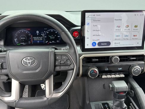 Used 2025 Toyota Tacoma TRD Sport AWD/4WD image 20