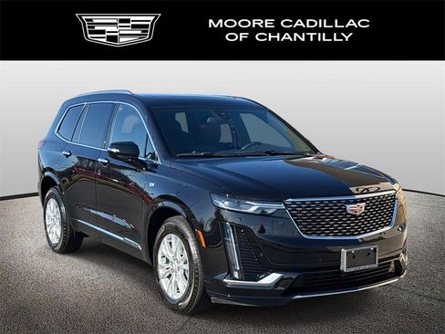 Used 2025 Cadillac XT6 Luxury image 1