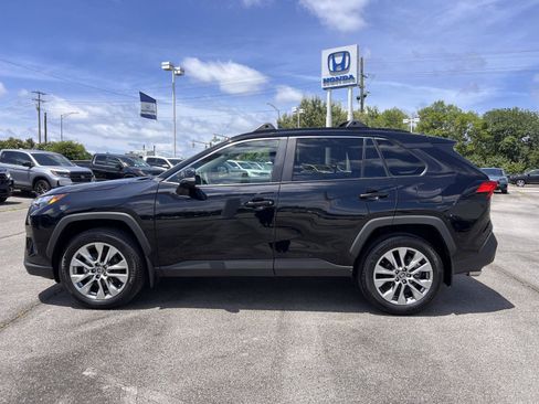 Used 2025 Toyota RAV4 XLE Premium w/ Weather Package FWD image 31