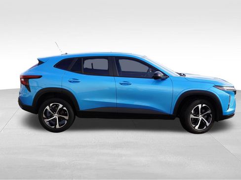 Certified 2025 Chevrolet Trax RS w/ Sunroof Package image 4