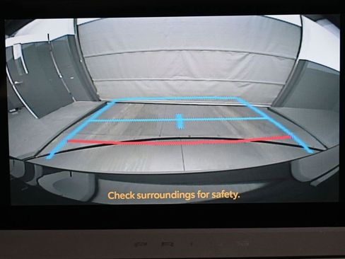 Used 2025 Toyota Prius Plug-In Hybrid image 15