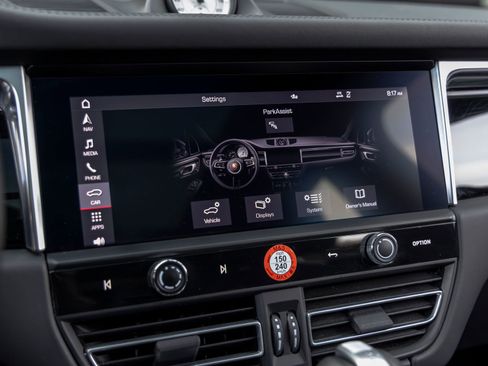 Certified 2022 Porsche Macan S AWD/4WD image 35