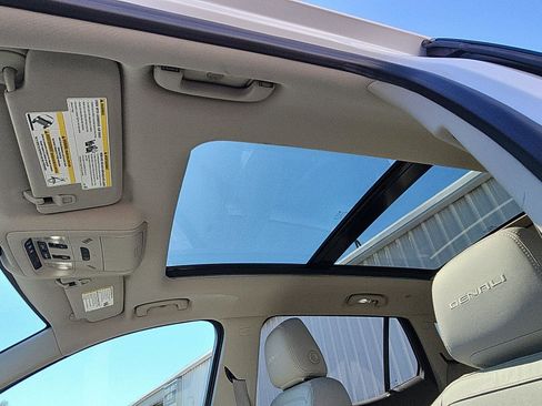 Used 2021 GMC Terrain Denali w/ Denali Premium Package image 21