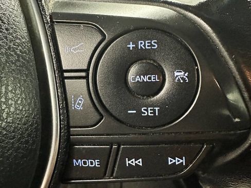 Used 2020 Toyota Camry SE image 17