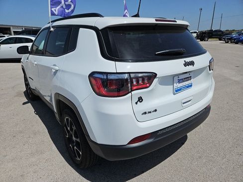 Certified 2026 Jeep Compass Latitude AWD/4WD image 5