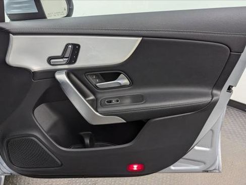Used 2025 Mercedes-Benz CLA 250 image 22
