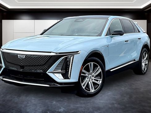Certified 2024 Cadillac Lyriq Tech AWD/4WD image 3