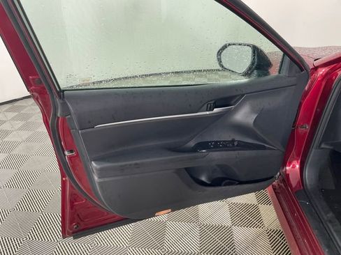 Used 2018 Toyota Camry LE w/ Moonroof Package image 11