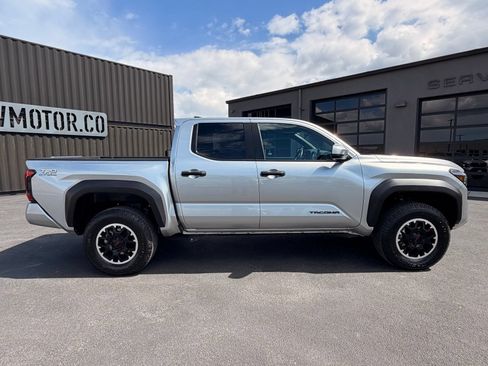 Used 2024 Toyota Tacoma TRD Off-Road AWD/4WD image 5