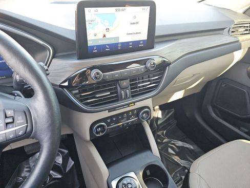 Used 2020 Ford Escape Titanium AWD/4WD image 31